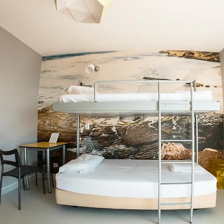 Hi Arrifana Destination Hostel