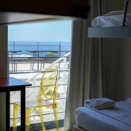 Hi Arrifana Destination *