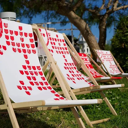 Hi Arrifana Destination Hostel *