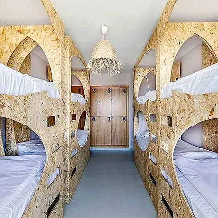 Hi Arrifana Destination Hostel