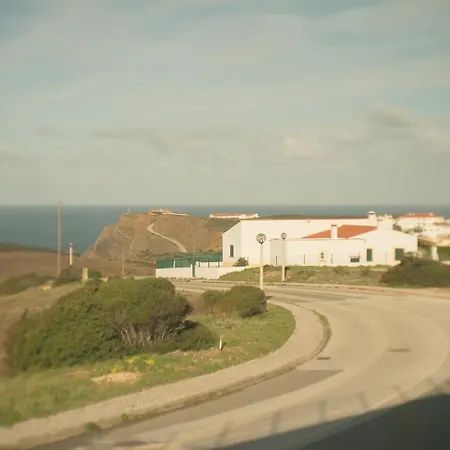 Hostel Hi Arrifana Destination