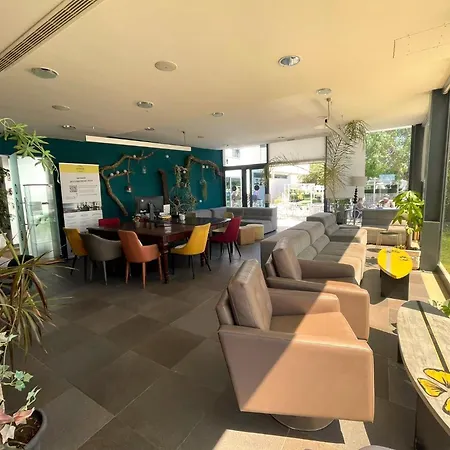 Hi Arrifana Destination Hostel *